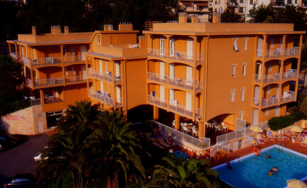 Residence Orchidea П'єтра-Лігуре Екстер'єр фото